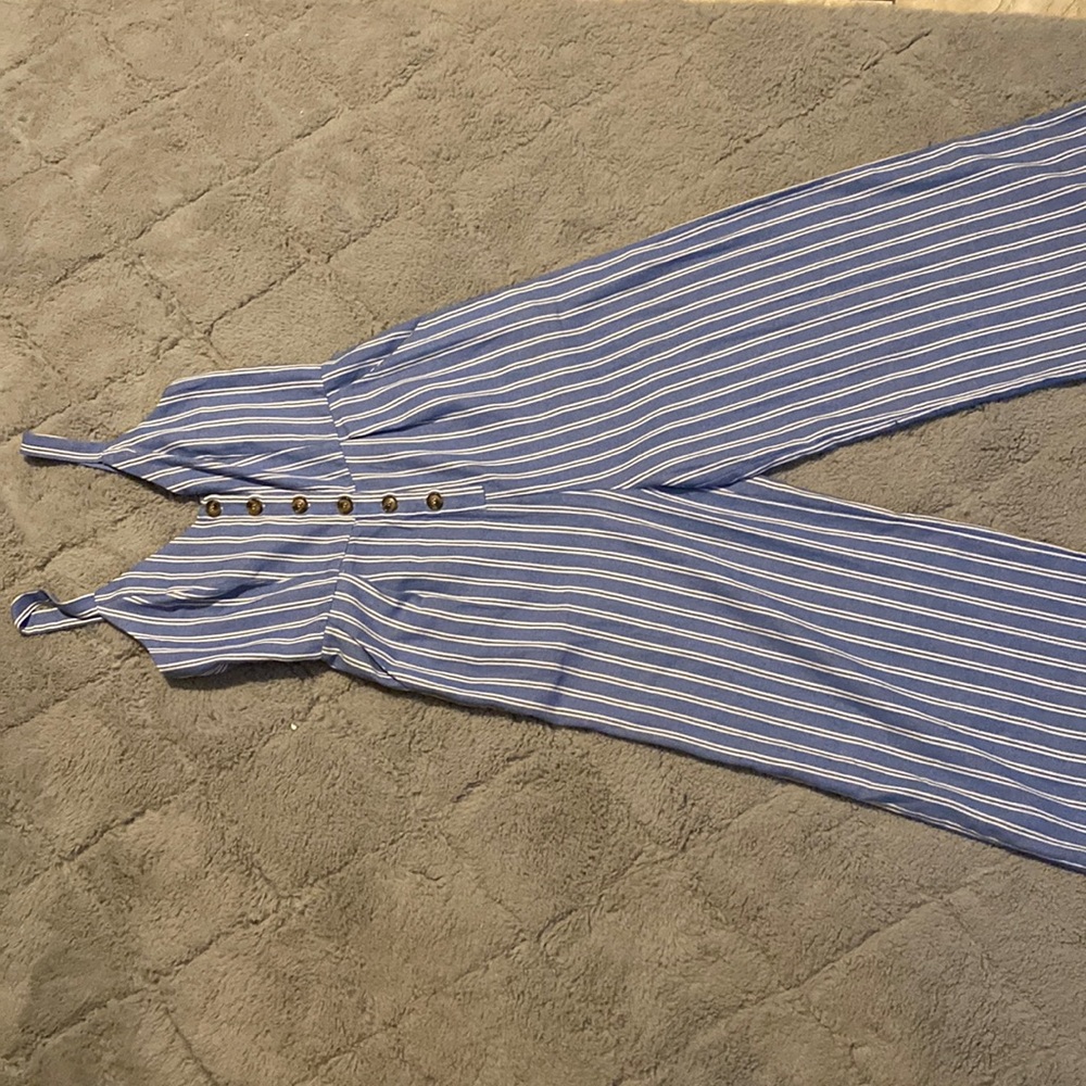 Adorable jumpsuit size small